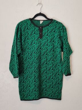 Green Leaf-Pattern Knit Tunic Sweater